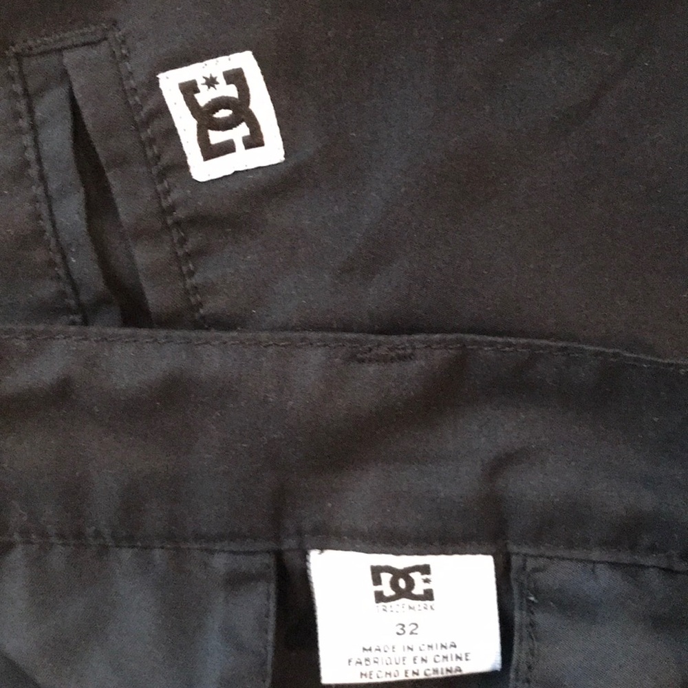 🔴3/$20 DC MENS SHORTS SIZE 32 - Picture 5 of 5